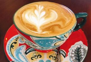 蓝色的卡布奇诺,品味咖啡中的艺术与浪漫